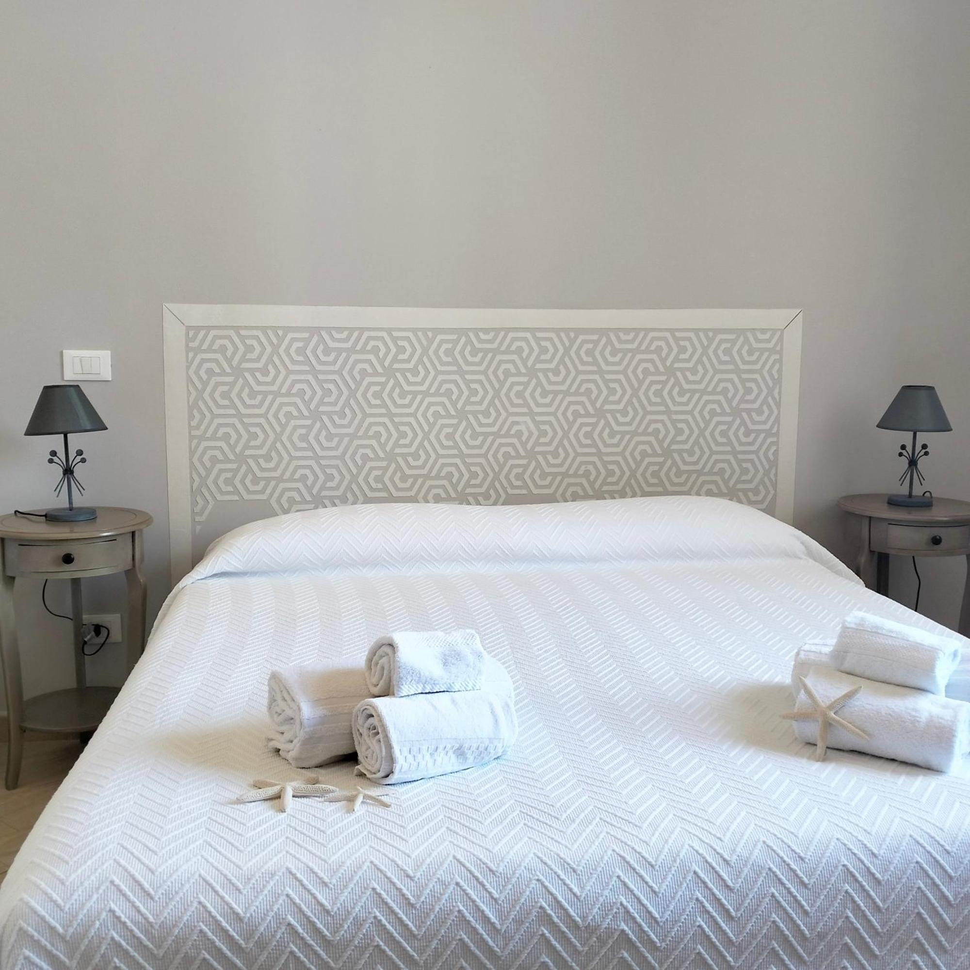 Cofanomare Bed & Breakfast กุสโตนาชี ภายนอก รูปภาพ