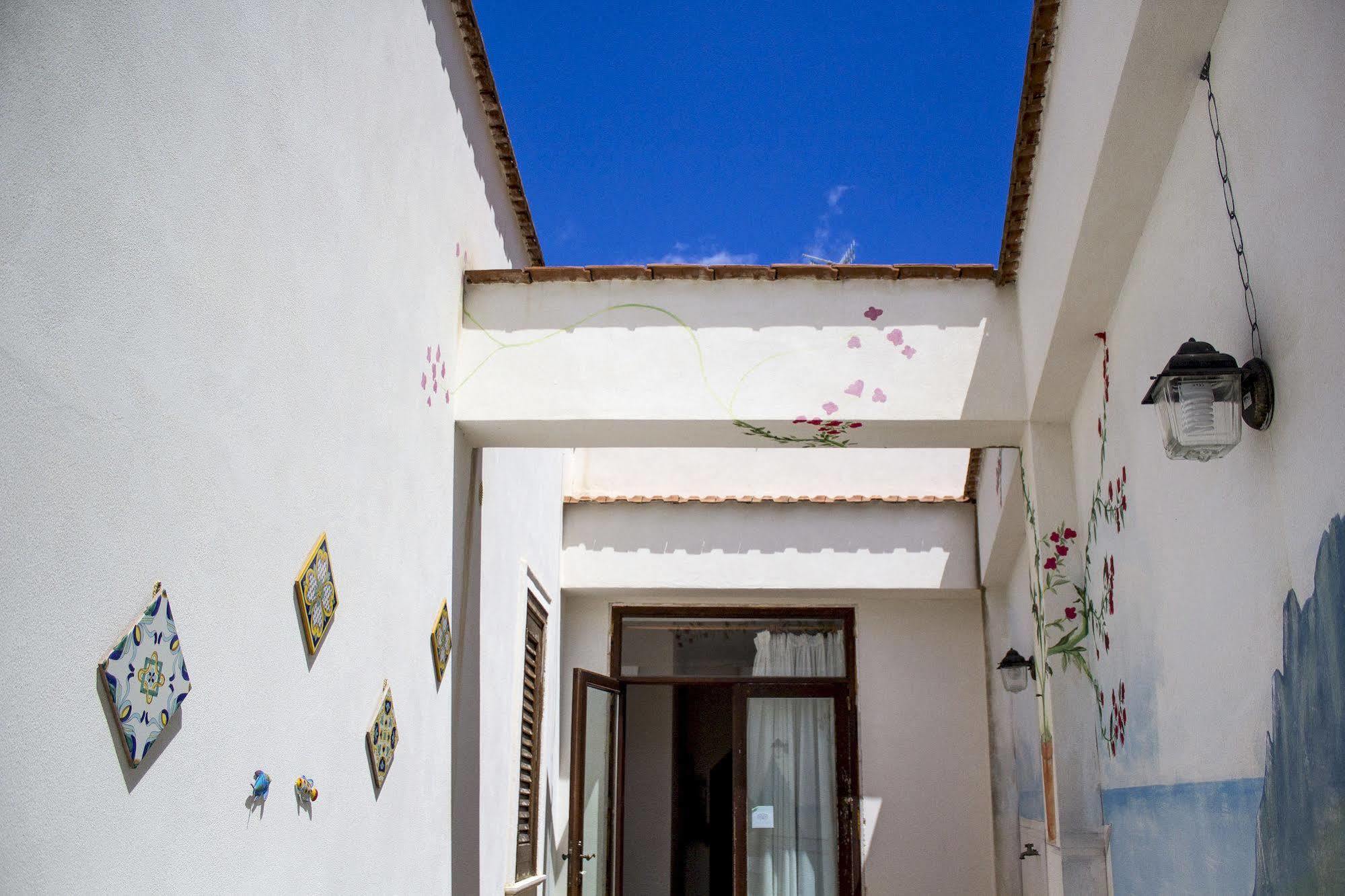 Cofanomare Bed & Breakfast กุสโตนาชี ภายนอก รูปภาพ